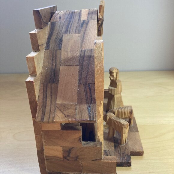 Olive Wood Nativity Made in Bethlehem - Picture 4 of 6